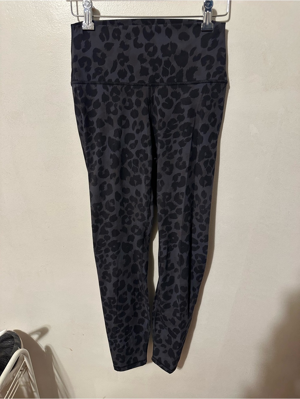 CRZ YOGA Womans Charcoal Leopard Print Leggings